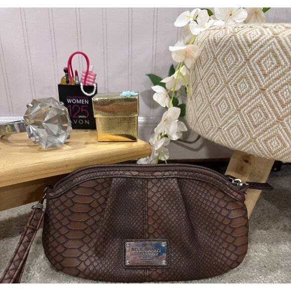 Relic Brand Brown Faux Snakeskin Wristlet With Zipper Closure & Card Slots - Picture 1 of 6